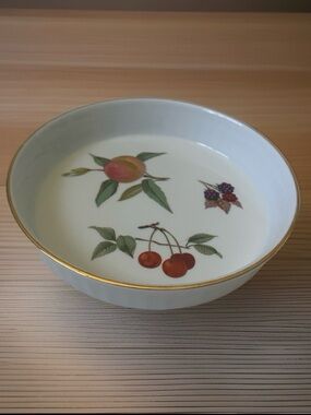 Royal Worcester Fine Oven China Evesham Fruit Motif Flan Dish/quiche pan 8”
